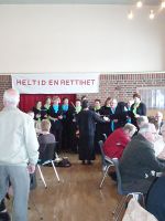 207. Steinkjer damekor på Samfunnshuset 1. mai 2008.JPG