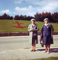 3. Steinkjerdamer i Stavanger.jpg