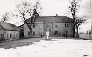 Stenberg, Oppland - Riksantikvaren-T138 01 0053.jpg