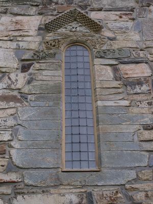 Stiklestad kirke vindu.JPG