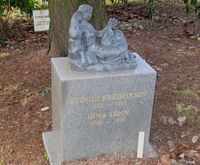 129. Stinius Fredriksen gravminne.jpg