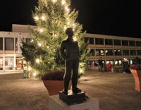 Strømlingenstatuen i silhuett. Bjørn Gunnar Kværne.