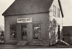 Strømmen Samvirkelag avdeling 2 i Skjettenveien 25.