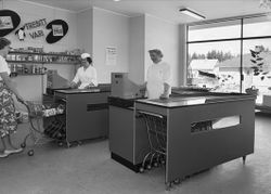 Strømmen Samvirkelag avdeling 7 i Skjettenveien 83.