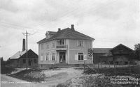 I Strømsveien 76 lå Strømmens Kooperative Handelsforening, her i 1917.