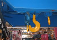 De nyere kranene hadde kroker for både tyngre og lettere løft.