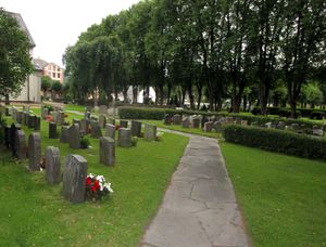 Strømsø kirkegård Drammen 2015.jpg