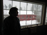 Ola Holst, eiendommens beboer. Foto: Henning Sæther. (Januar 2008.).