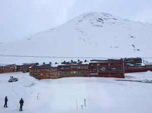 Sukkertoppen Svalbard februar 2017.JPG