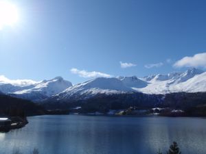 Sundalsnipa (Volda) og Eidskyrkjene mot S.JPG