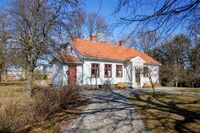 En rask spasértur fra Sundløkka ligger «Tomta», Roald Amundsens barndomshjem. Foto: Leif-Harald Ruud (2019)