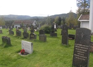 Svene kirkegård 2012.jpg