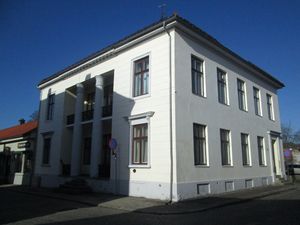 Svenskegata 10 Halden Søylegården 2013.JPG