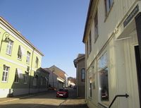 Motiv fra Svenskegata i Halden, med flere godt bevarte bygninger fra empiretiden. Foto: Stig Rune Pedersen