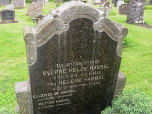 Sverre Hassel gravminne.jpg