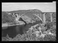 1. Svinesundsbroen - no-nb digifoto 20150218 00088 NB MIT FNR 17211 B.jpg