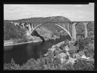 6. Svinesundsbroen - no-nb digifoto 20150218 00101 NB MIT FNR 17211 A.jpg