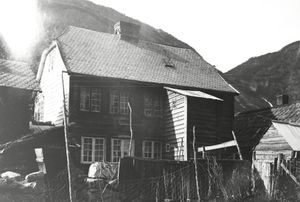 Synneva Eris hus, Husfred, Sogn og Fjordane - Riksantikvaren-T286 01 0889.jpg