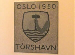 Tórshavn plakett Oslo rådhus 1950.jpg