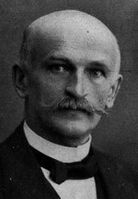 Tøger Hagemann, skoledirektør i Nordland og Troms var en av de ivrigste debattanter på stiftsmøtet i 1923. Han fikk god støtte fra den kommunistiske delegasjonen fra Harstad.