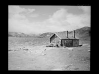 397. Tømmerhytte - no-nb digifoto 20160506 00128 NB MIT FNR 12527.jpg