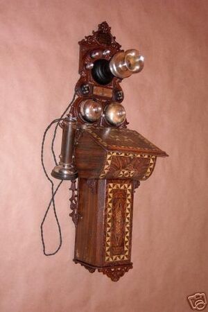 Telefon fra 1880-årene. Kilde Elektrisk Bureau ..jpg