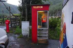 Telefonkiosk Geiranger.JPG