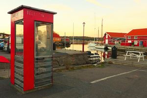 Telefonkiosk Nevlunghavn brygge.JPG