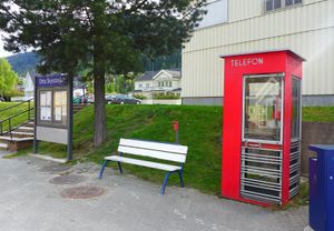 Telefonkiosk Otta stasjon.jpg