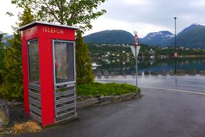 Telefonkiosk Sandane.JPG