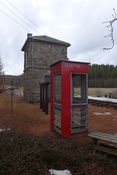 Telefonkiosk på Simonstad stasjon, Åmli. Foto: Heidi Thöni Sletten (2016).