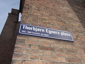 Thorbjørn Egners plass Kampen skilt.jpg