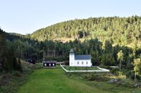 Tveitovegen 30, Hovin kyrkje. Foto: Roy Olsen (2021).