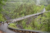 Veien til Vemork går over Vemorksbrua, som krysser Vemorksjuvet. Foto: Roy Olsen (2019)