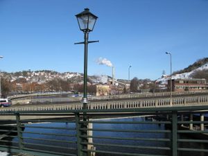 Tista renner gjennom Halden.JPG