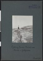 130. Tjølling, Rauer, Vasholmen. Rende i Fjeldplate - no-nb digifoto 20160317 00363 bldsa NGU0044.jpg