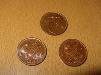 Toøringer fra 1972 med tiur-motiv, tegnet av Per Palle Storm. Foto: Stig Rune Pedersen