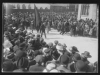 302. Tog, folkemengde - no-nb digifoto 20160216 00475 NB NS NM 04967.jpg