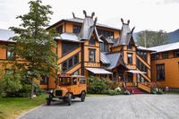 Dalen hotell, fasade mot vest med inngangsparti. Foto: Roy Olsen (2020).