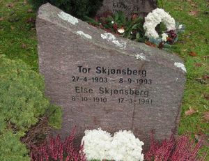 Tor Skjønsberg gravminne Ris.jpg