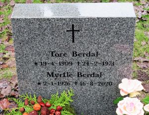 Tore Berdal gravminne Ullern.JPG