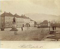 90. Torgallmenning Torgalmenningen, Hordaland - Riksantikvaren-T248 01 0568.jpg