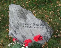 Mangeårig teatersjef ved Det Norske Teatret, Tormod Skagestad er gravlagt på Drøbak kirkegård. Foto: Stig Rune Pedersen