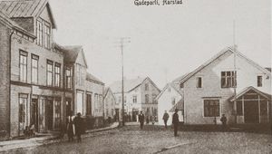 Torvet - Aron Rasmussens gård.jpg