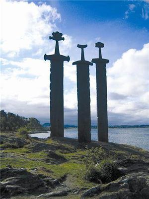 Tre sverd i berg.jpg
