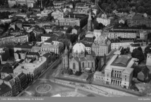 Trefoldighetskirken Oslo flyfoto.jpg