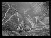 120. Trollstigvegen - no-nb digifoto 20150219 00123 NB MIT FNR 16442.jpg