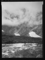 52. Trolltindene - no-nb digifoto 20150219 00148 NB MIT FNR 16454.jpg