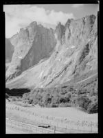 41. Trolltindene - no-nb digifoto 20150219 00154 NB MIT FNR 16468.jpg