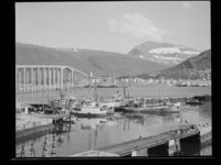 27. Tromsø - no-nb digifoto 20150120 00069 NB MIT FNR 20047.jpg